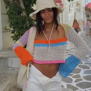 Scarlet and Sam Sleeved Powder top Size S